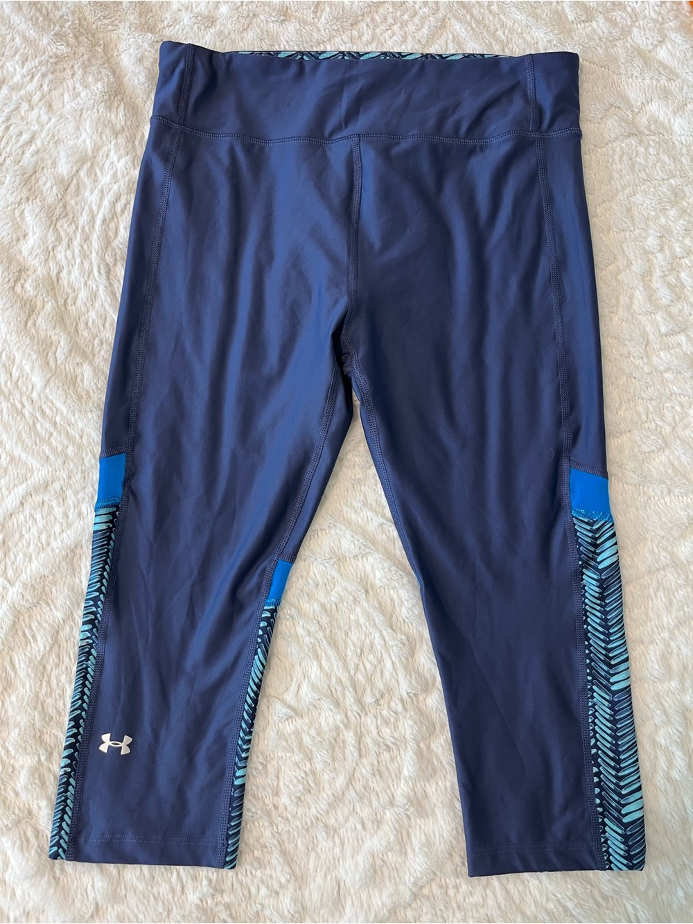 Under Armour Navy Blue Capri Leggings with Teal Accent Size Large